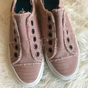 Blowfish slip on sneaker - women’s size 7